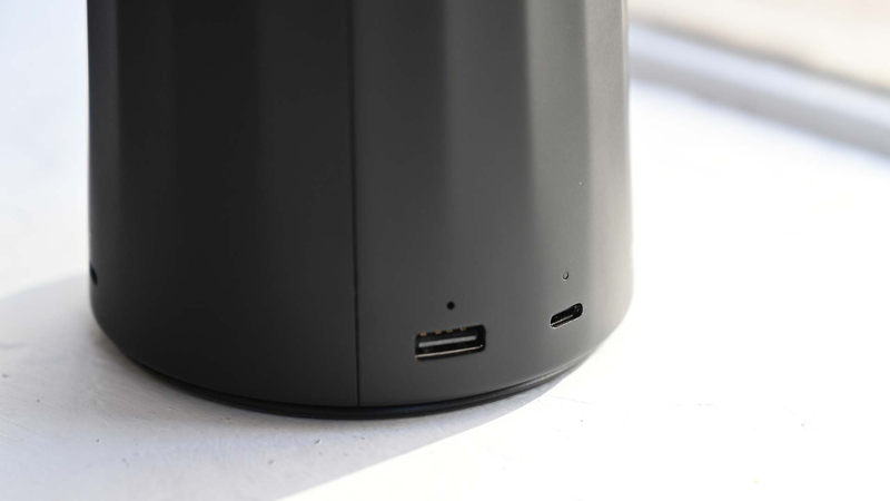 USB ports are spaced out evenly around the outside of a power unit.